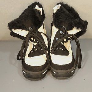 Pajar Canada Kids Size 3 Waterproof Winter Boots (White and Black)